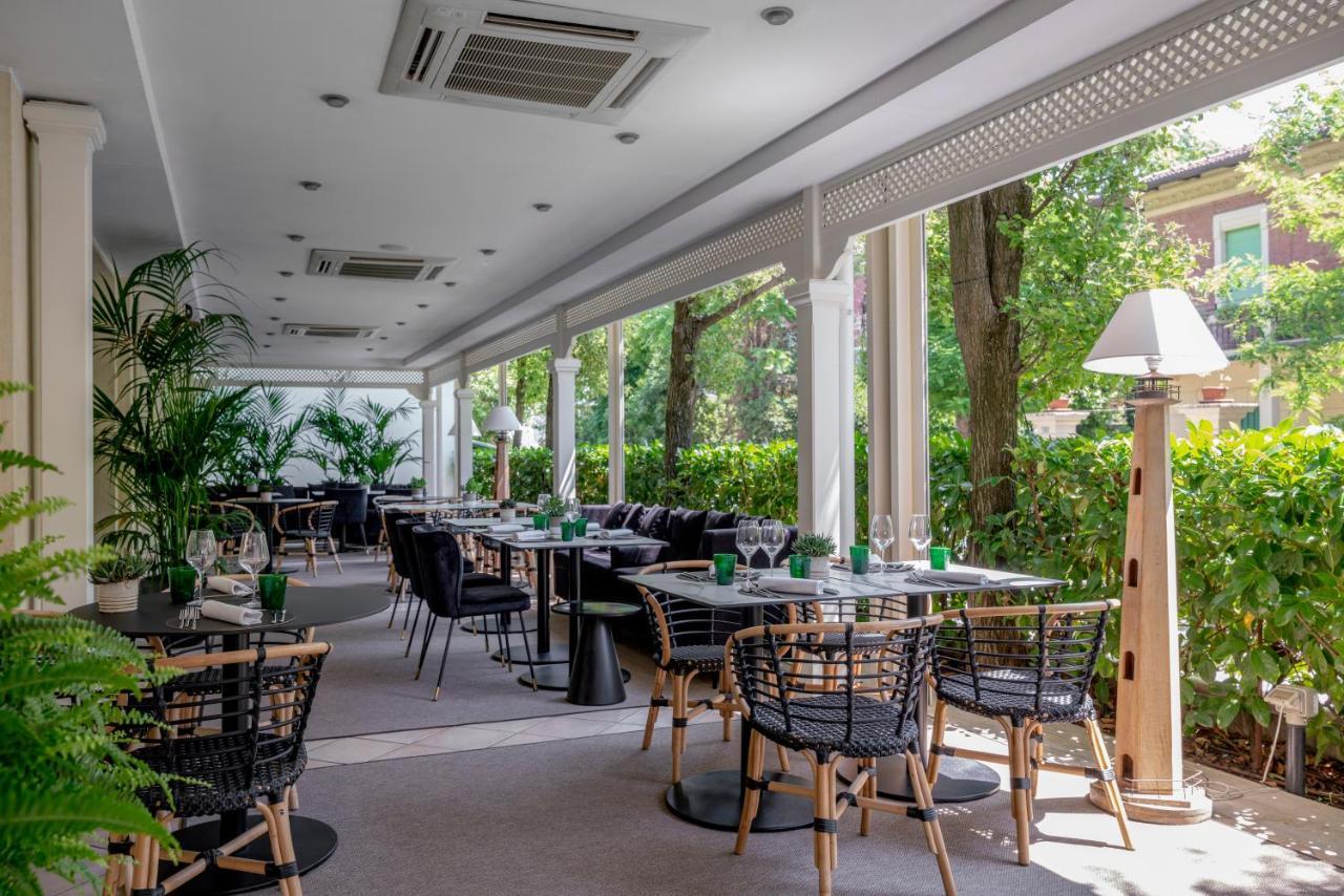 Hotel Maestrale Riccione Eksteriør billede