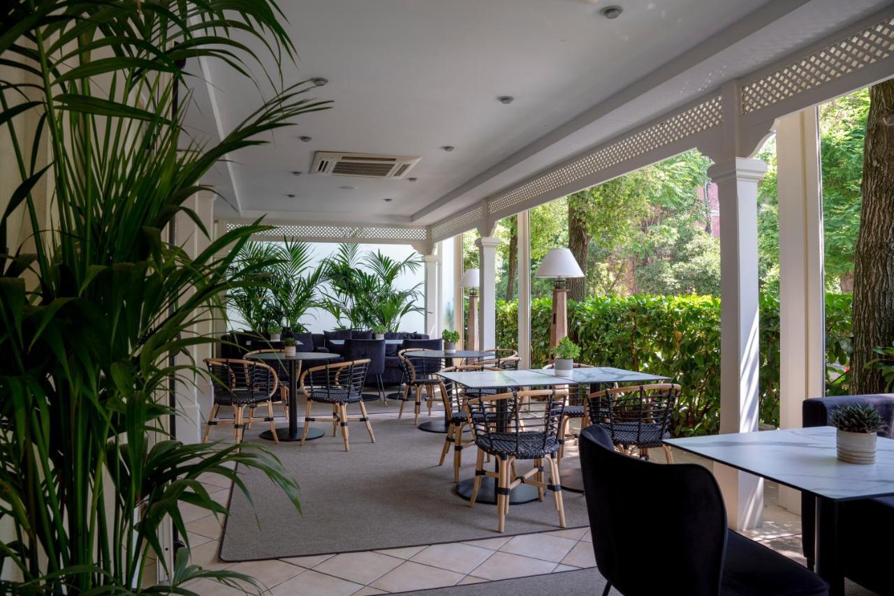 Hotel Maestrale Riccione Eksteriør billede