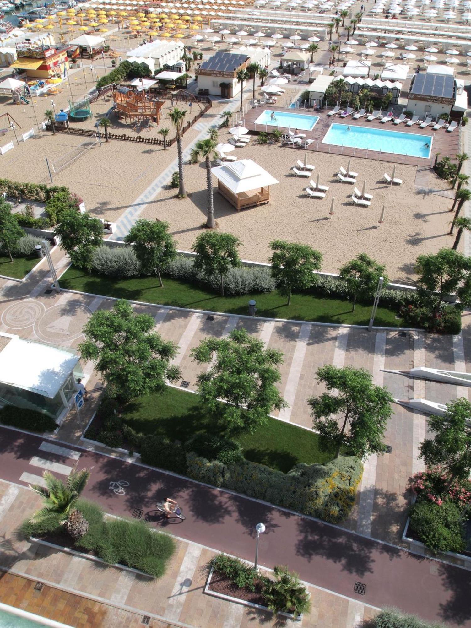 Hotel Maestrale Riccione Eksteriør billede
