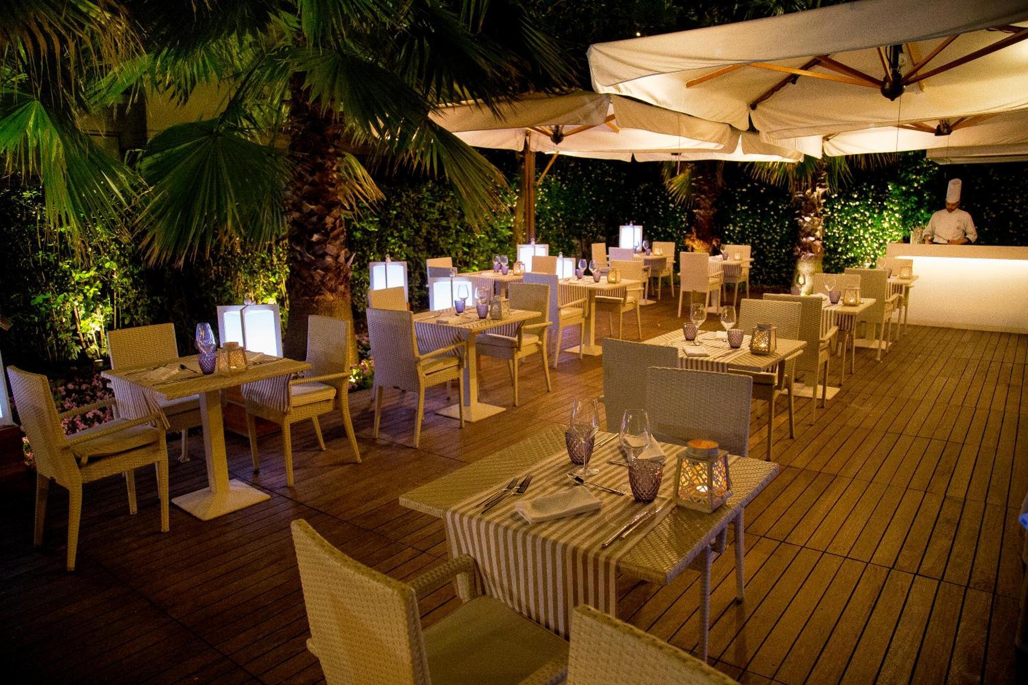 Hotel Maestrale Riccione Eksteriør billede