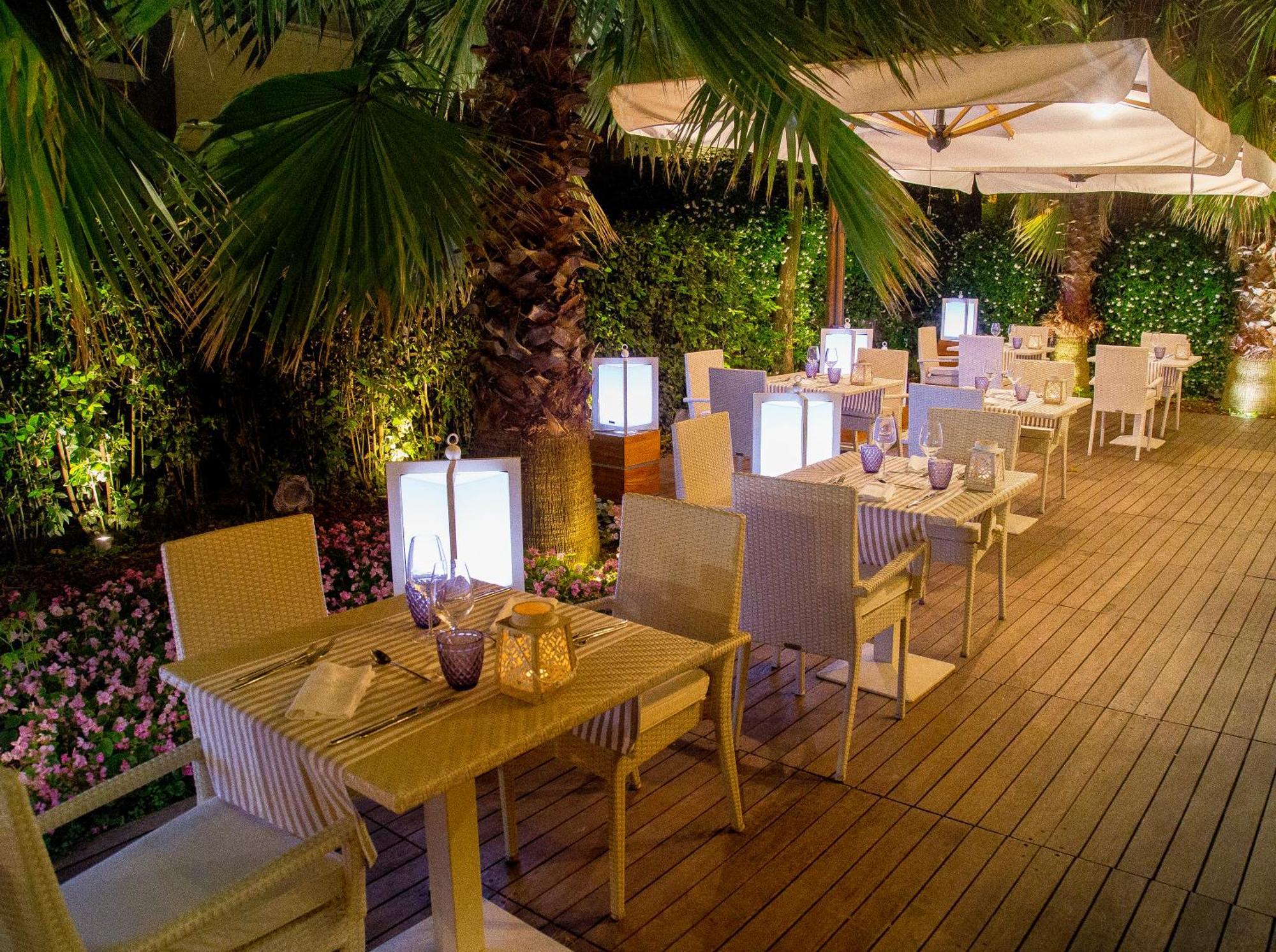 Hotel Maestrale Riccione Eksteriør billede