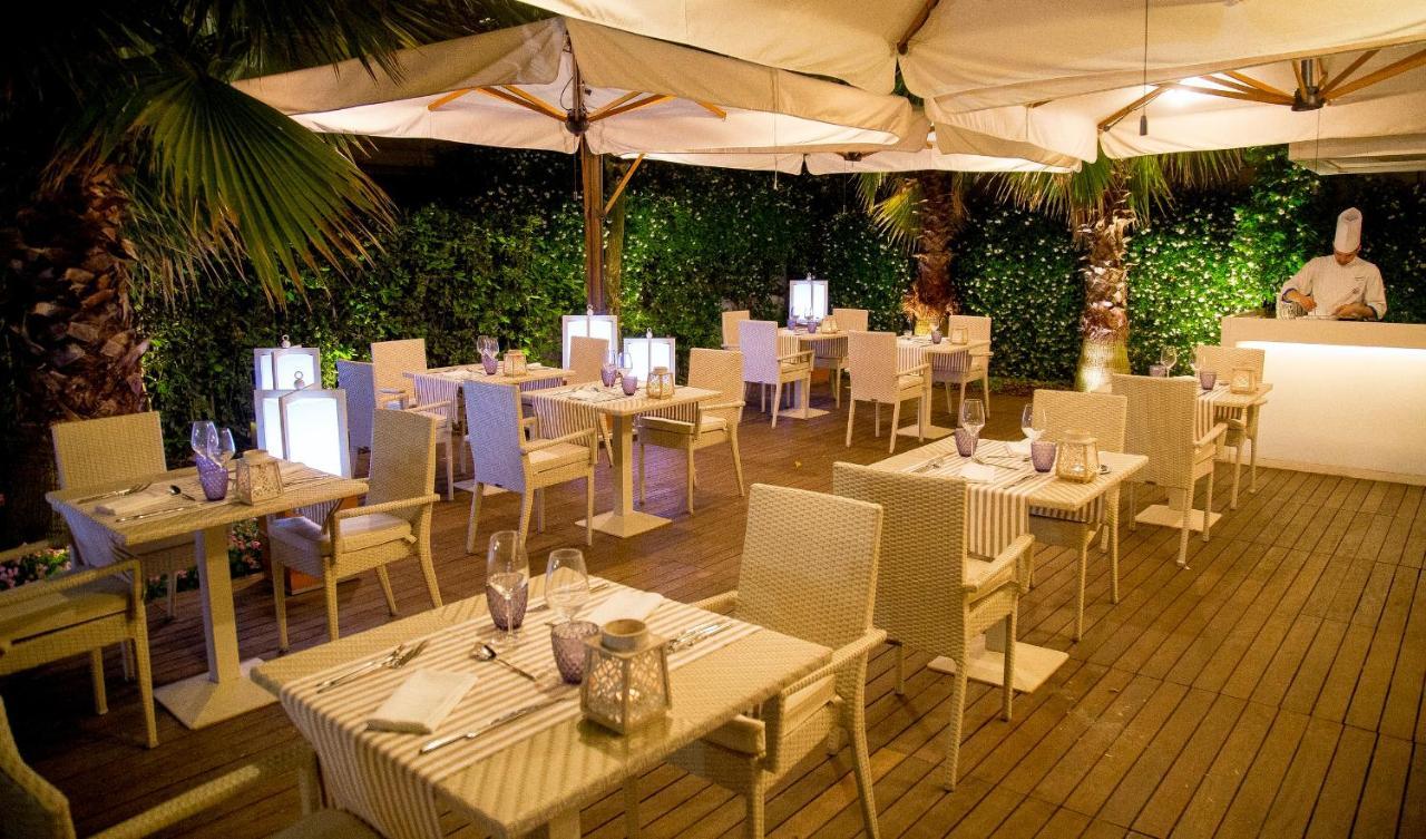Hotel Maestrale Riccione Eksteriør billede